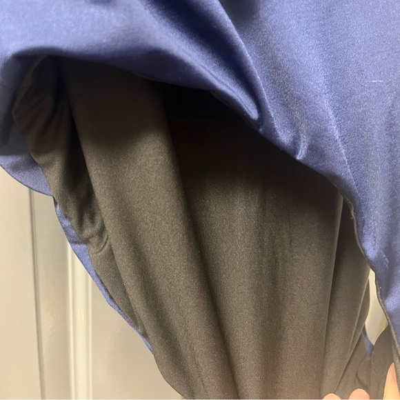 Maclovia Navy One-Piece Swimsuit - Picture 3 of 7